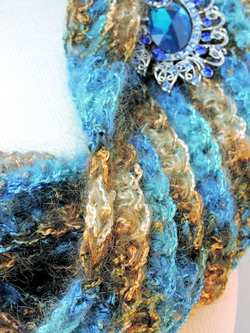 Easy Sea Bling Cowl | CrochetKim Free Crochet Pattern