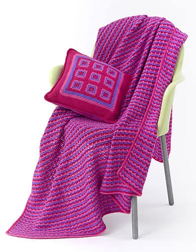 Tween Blanket and Pillow | CrochetKim Free Crochet Pattern