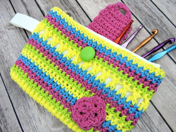 Flirty Makeup Clutch or Crochet Hook Holder Free Crochet Pattern ...