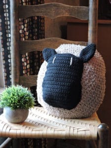 Love My Sheep Pillow | CrochetKim Free Crochet Pattern