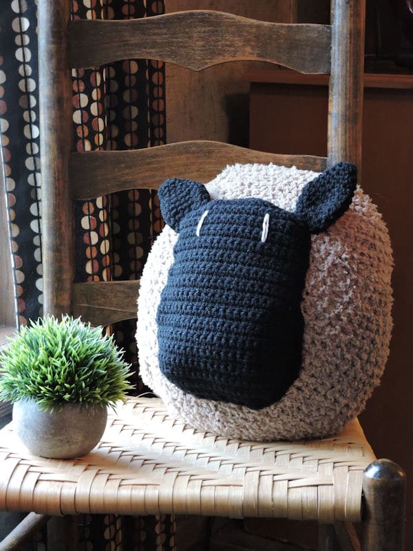 Sheep Pillow Cover Animal: Crochet pattern