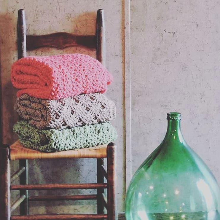 Romantic Lace Throw | CrochetKim Free Crochet Pattern