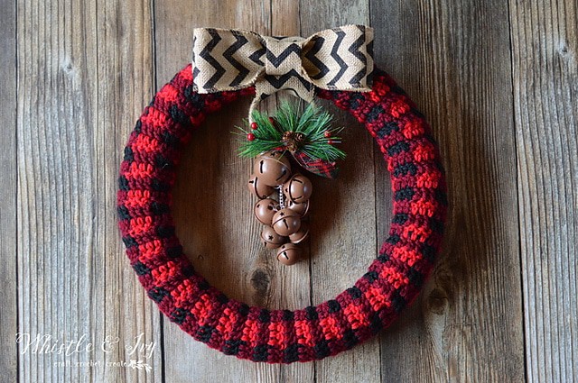 Link Blast: 10 Free Crochet Patterns for Christmas Wreaths