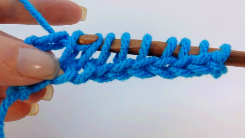 Crochet foundation row closeup