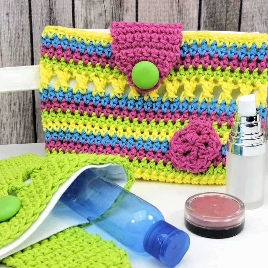 Flirty Makeup Clutch or Crochet Hook Holder Free Crochet Pattern -  CrochetKim™